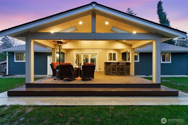 15304 Larch Way, Lynnwood, WA 98087