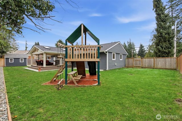 15304 Larch Way, Lynnwood, WA 98087