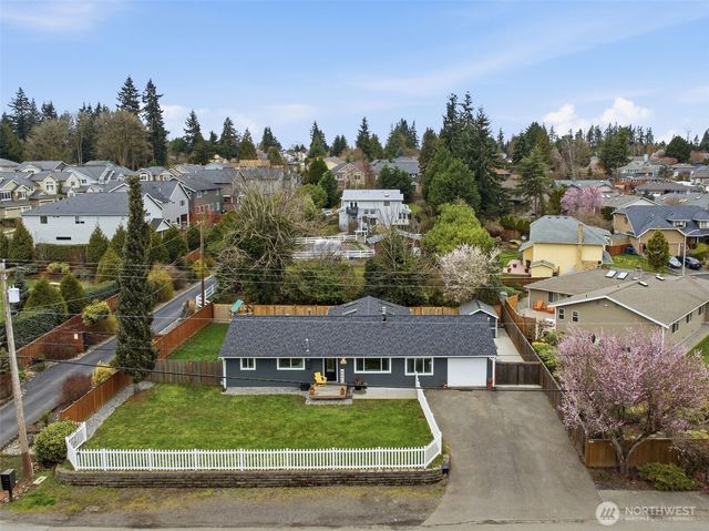 15304 Larch Way, Lynnwood, WA 98087