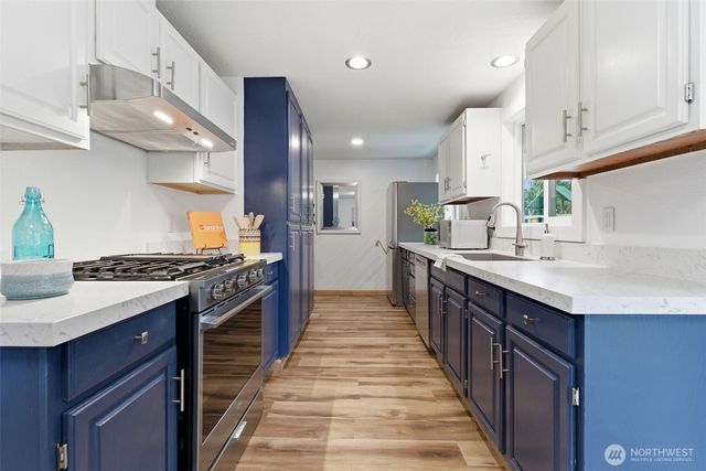 15304 Larch Way, Lynnwood, WA 98087