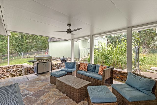 8 Grisham Drive, Bella Vista, AR 72715