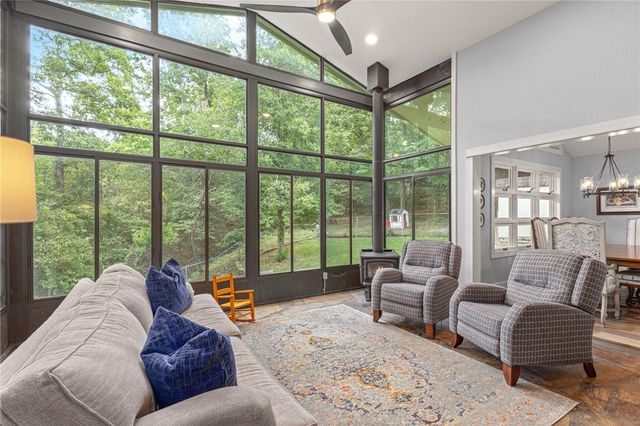 8 Grisham Drive, Bella Vista, AR 72715