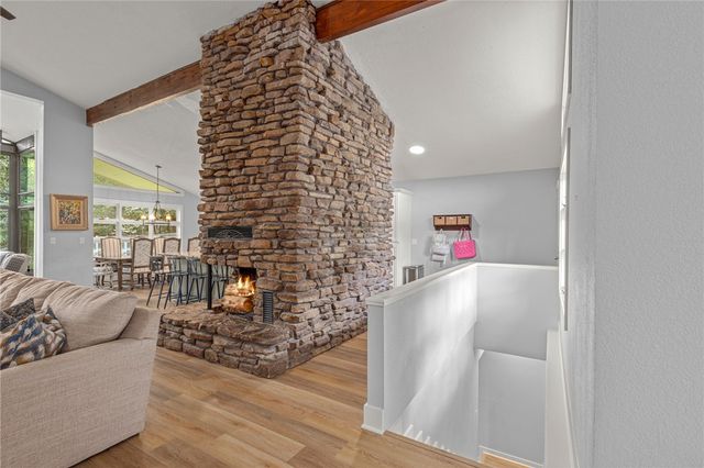 8 Grisham Drive, Bella Vista, AR 72715