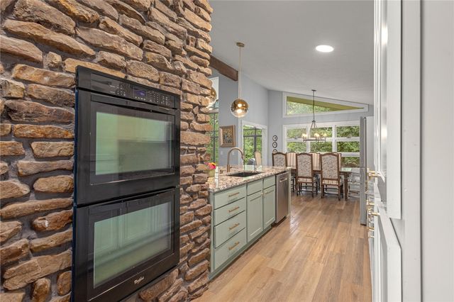 8 Grisham Drive, Bella Vista, AR 72715