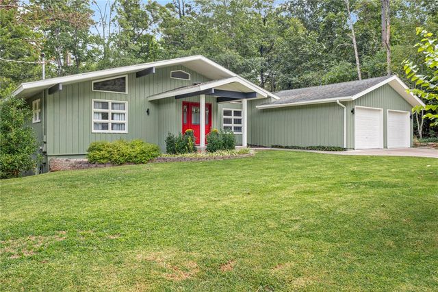 8 Grisham Drive, Bella Vista, AR 72715