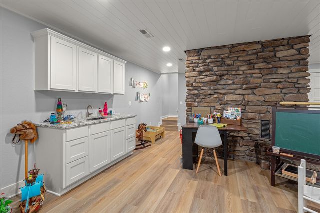 8 Grisham Drive, Bella Vista, AR 72715