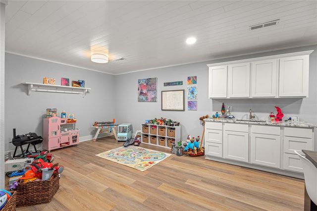 8 Grisham Drive, Bella Vista, AR 72715