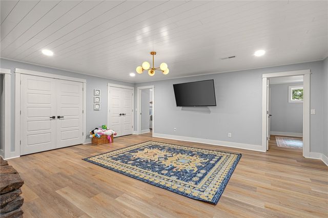 8 Grisham Drive, Bella Vista, AR 72715