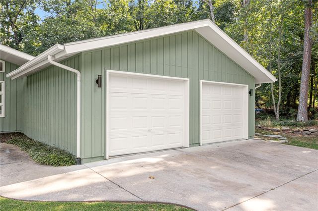 8 Grisham Drive, Bella Vista, AR 72715