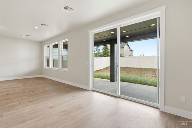 5565 W Lost Rapids St, Meridian, ID 83646