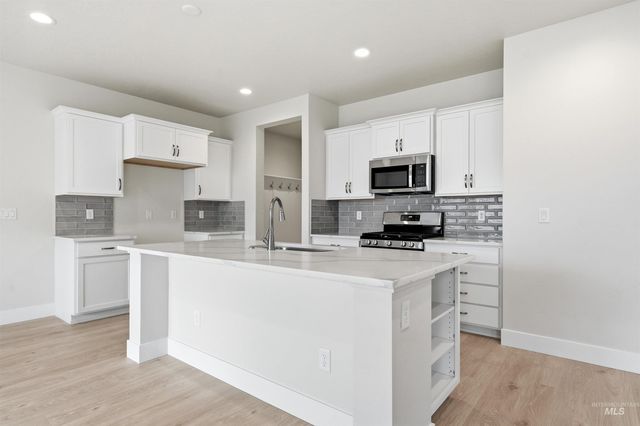 5565 W Lost Rapids St, Meridian, ID 83646