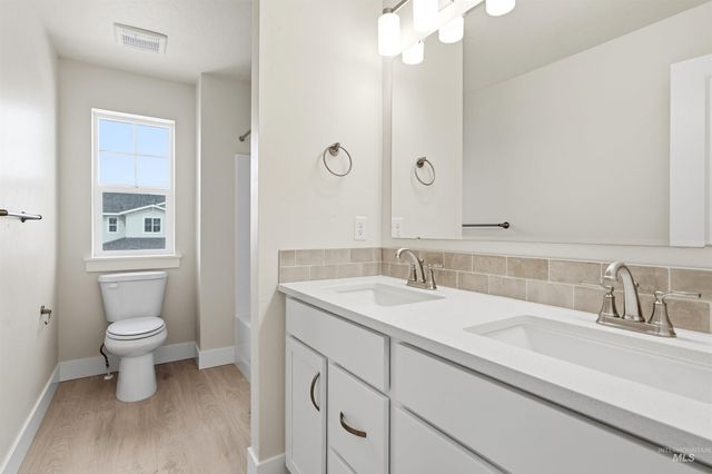 5565 W Lost Rapids St, Meridian, ID 83646