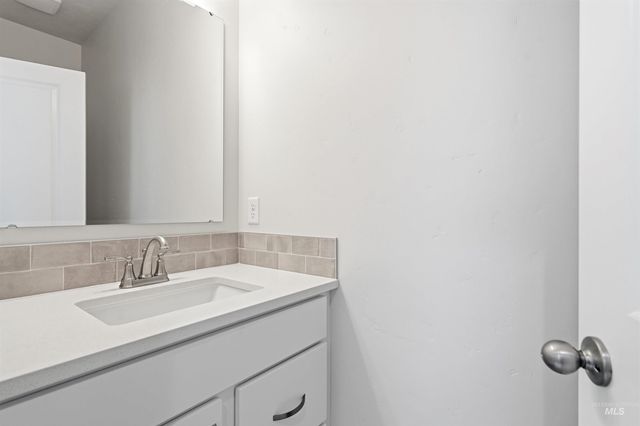 5565 W Lost Rapids St, Meridian, ID 83646