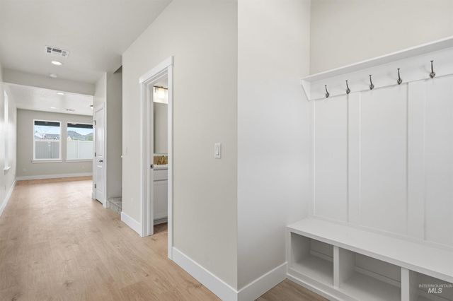 5565 W Lost Rapids St, Meridian, ID 83646