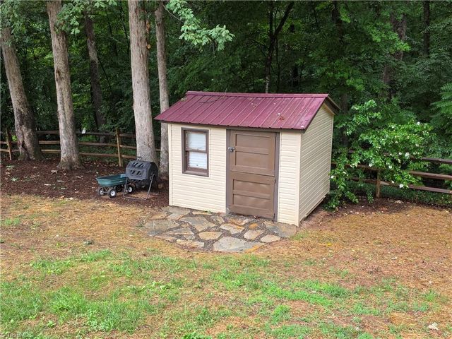 4858 Fleetwood Circle, Winston-salem, NC 27106