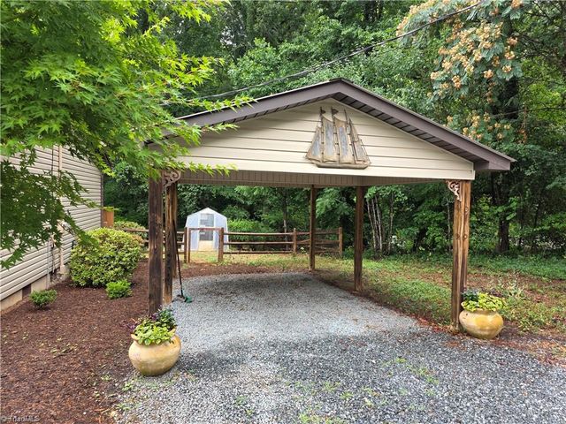 4858 Fleetwood Circle, Winston-salem, NC 27106