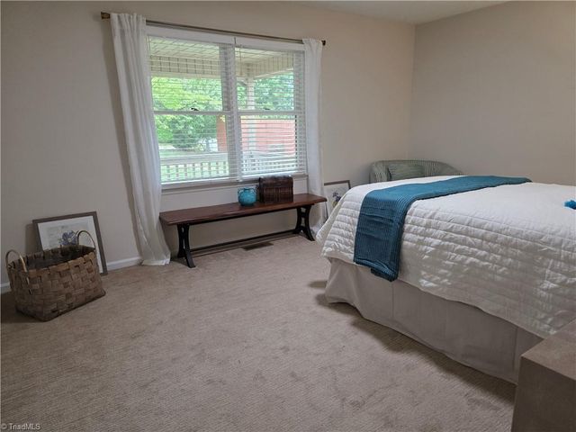4858 Fleetwood Circle, Winston-salem, NC 27106
