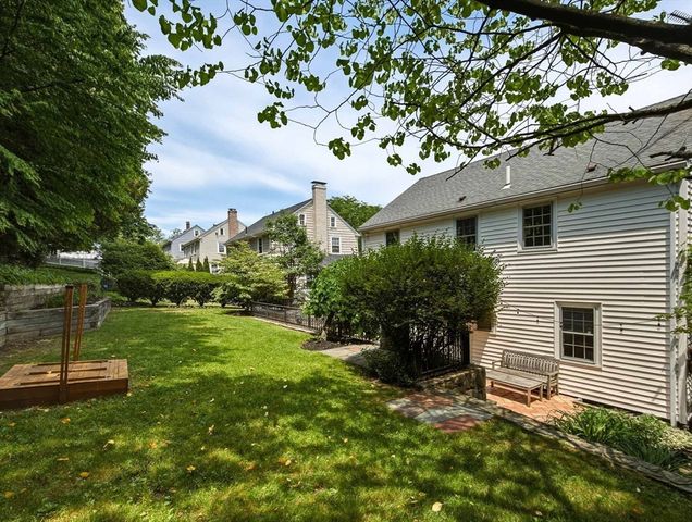 10 Radcliffe, Belmont, MA 02478