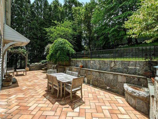 10 Radcliffe, Belmont, MA 02478