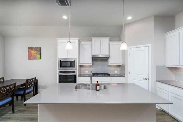 3648 Walnut Ridge Drive, Grand Prairie, TX 76065