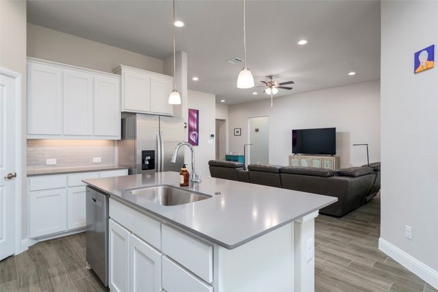 3648 Walnut Ridge Drive, Grand Prairie, TX 76065