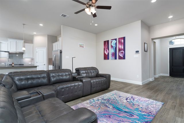 3648 Walnut Ridge Drive, Grand Prairie, TX 76065