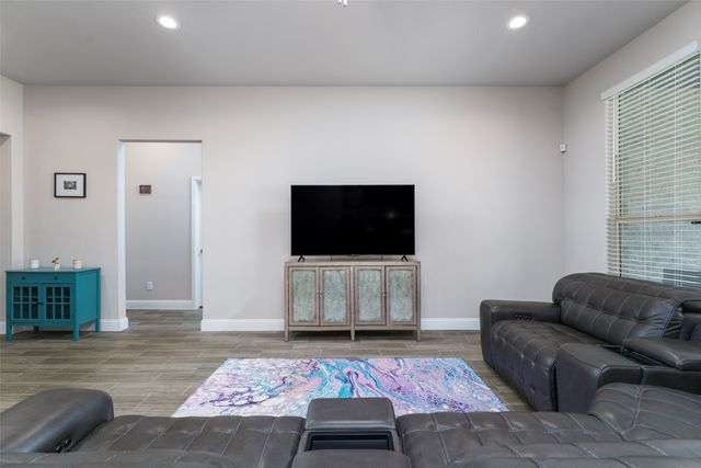 3648 Walnut Ridge Drive, Grand Prairie, TX 76065