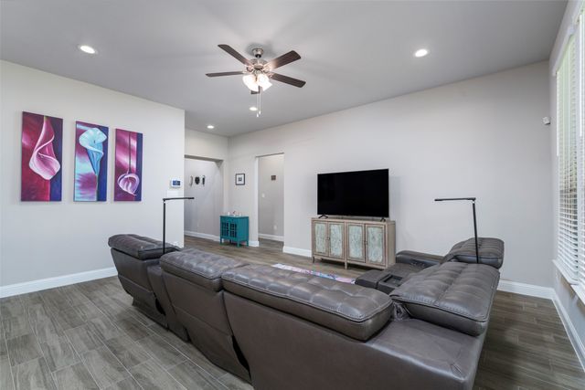 3648 Walnut Ridge Drive, Grand Prairie, TX 76065