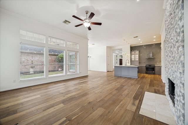 1523 Orchard Park Drive, Houston, TX 77077