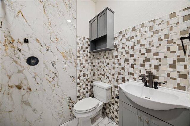 1523 Orchard Park Drive, Houston, TX 77077