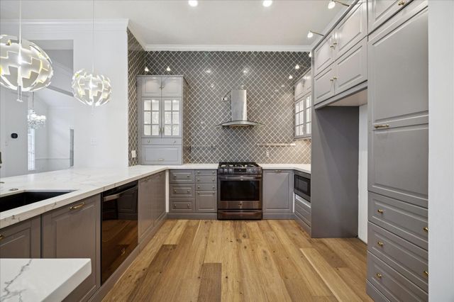 1523 Orchard Park Drive, Houston, TX 77077