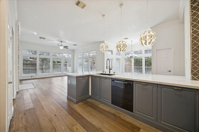 1523 Orchard Park Drive, Houston, TX 77077