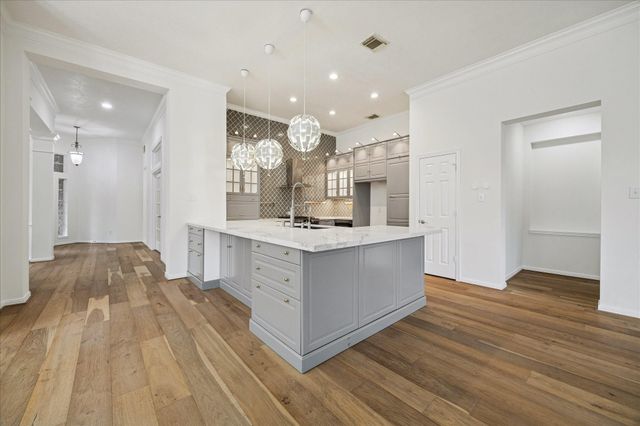 1523 Orchard Park Drive, Houston, TX 77077