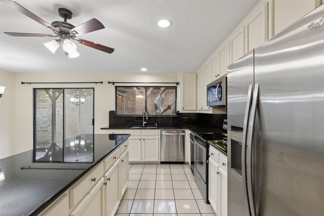 2022 Winter Sunday Way, Arlington, TX 76012
