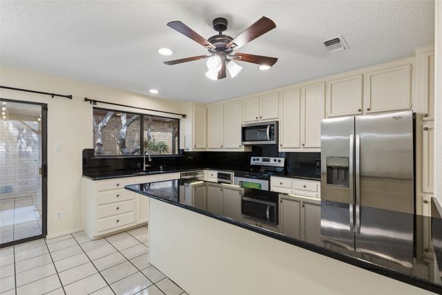 2022 Winter Sunday Way, Arlington, TX 76012
