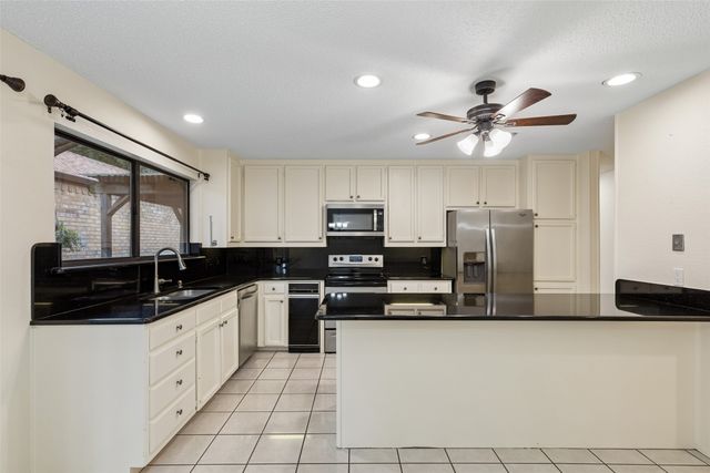 2022 Winter Sunday Way, Arlington, TX 76012
