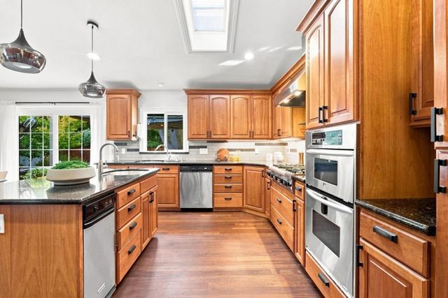 21 Russell Court, Walnut Creek, CA 94598