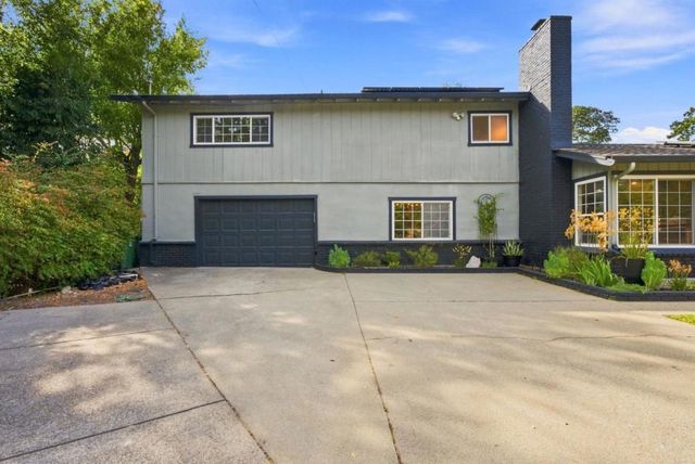 21 Russell Court, Walnut Creek, CA 94598