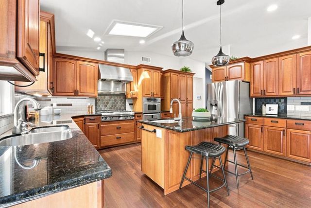 21 Russell Court, Walnut Creek, CA 94598