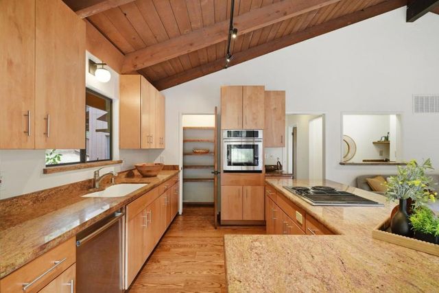 101 Ravinia Way, Los Gatos, CA 95032