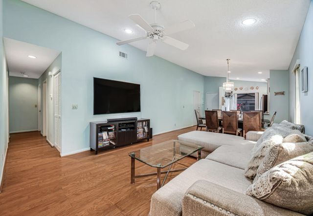 6235 Kings Gate Circle, Delray Beach, FL 33484