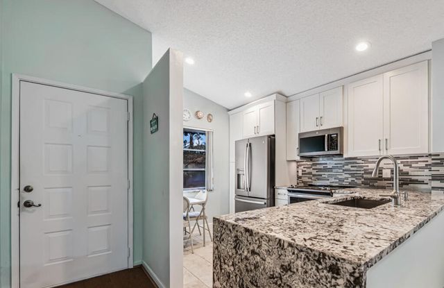 6235 Kings Gate Circle, Delray Beach, FL 33484