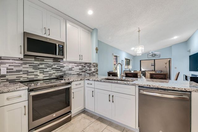 6235 Kings Gate Circle, Delray Beach, FL 33484