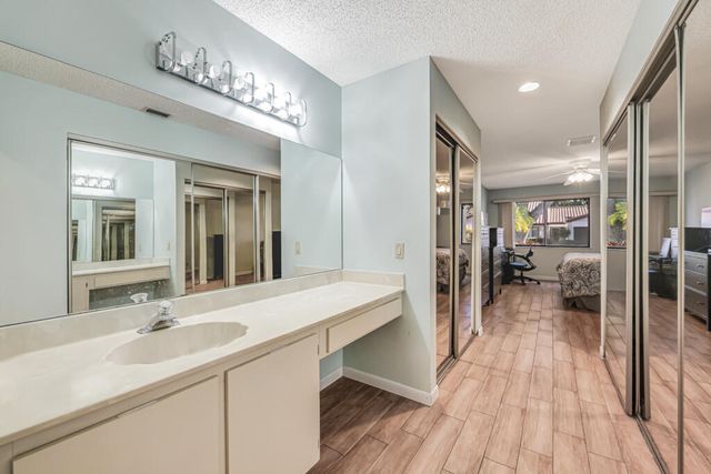 6235 Kings Gate Circle, Delray Beach, FL 33484