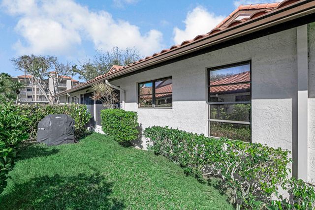 6235 Kings Gate Circle, Delray Beach, FL 33484