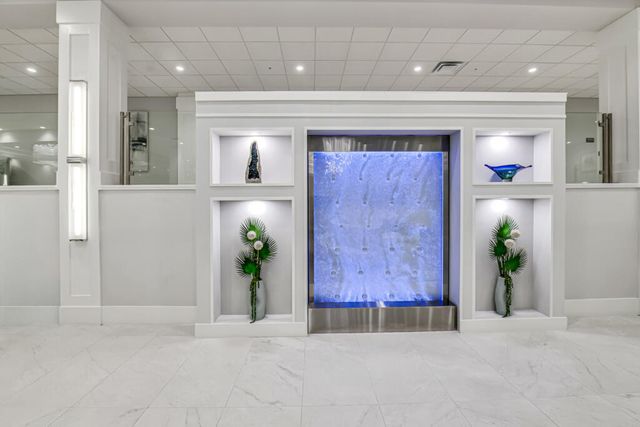 6235 Kings Gate Circle, Delray Beach, FL 33484