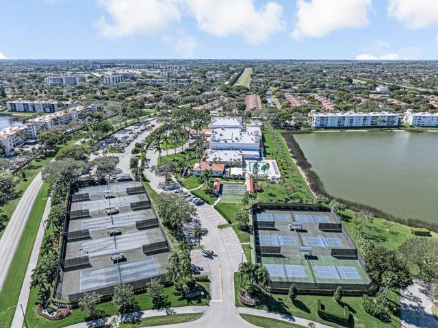 6235 Kings Gate Circle, Delray Beach, FL 33484