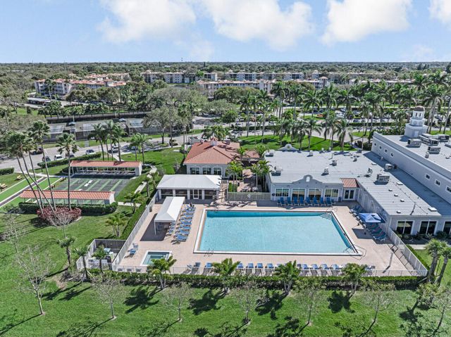 6235 Kings Gate Circle, Delray Beach, FL 33484