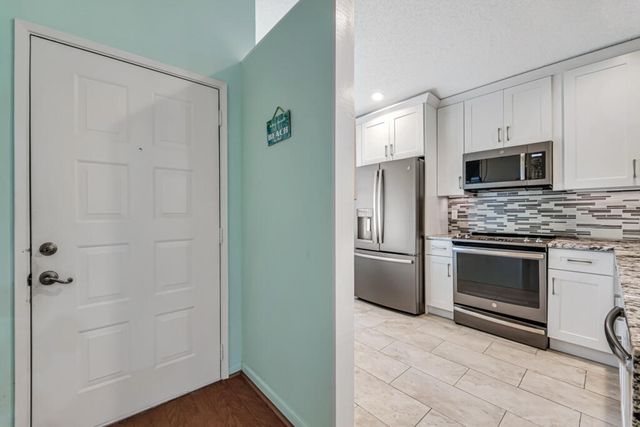 6235 Kings Gate Circle, Delray Beach, FL 33484