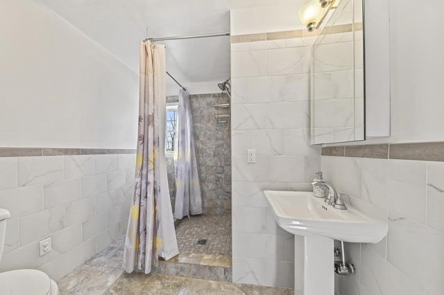 6321 W McKinley AVENUE, Wauwatosa, WI 53213